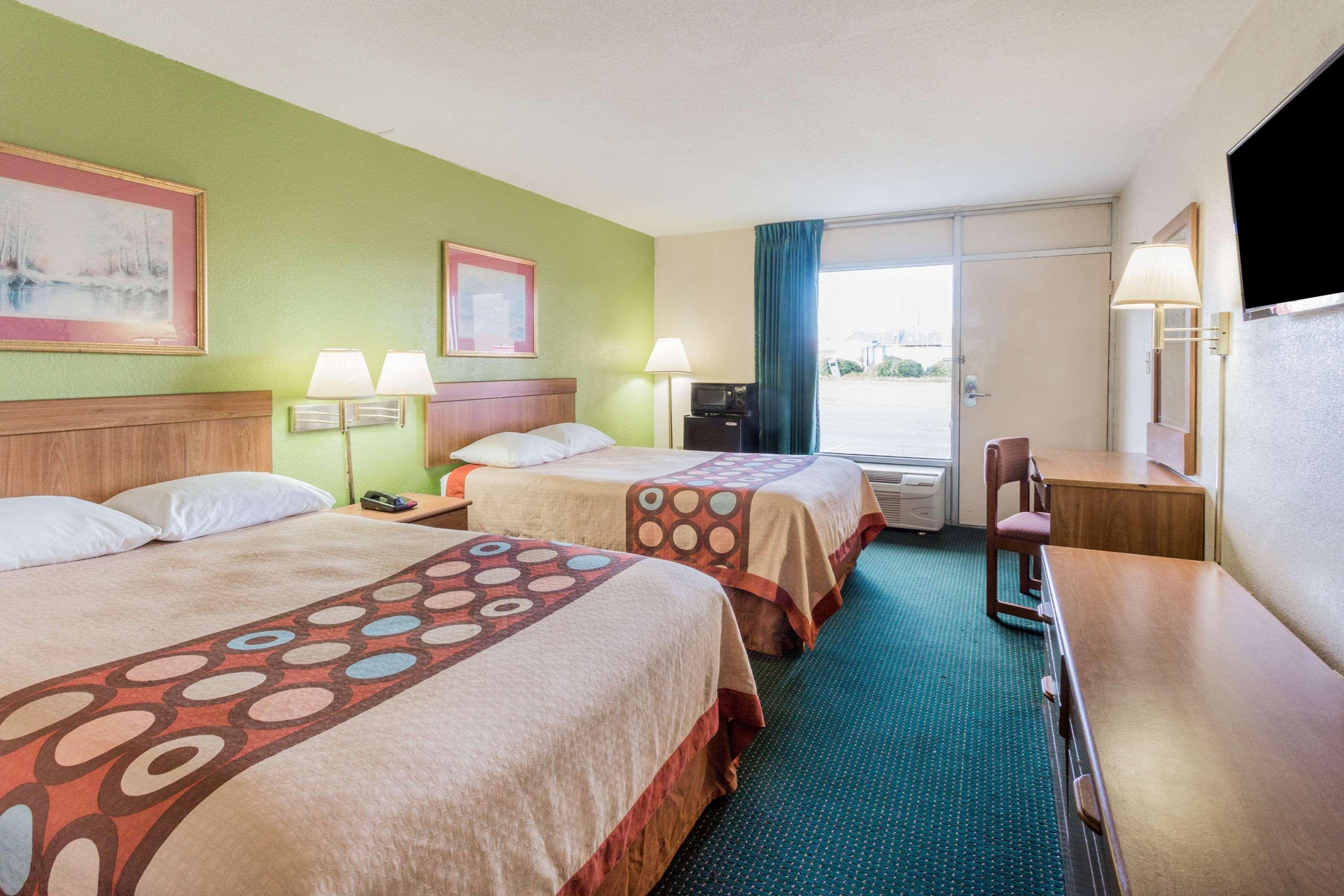 Hotel Super 8 By Wyndham Tifton Esterno foto