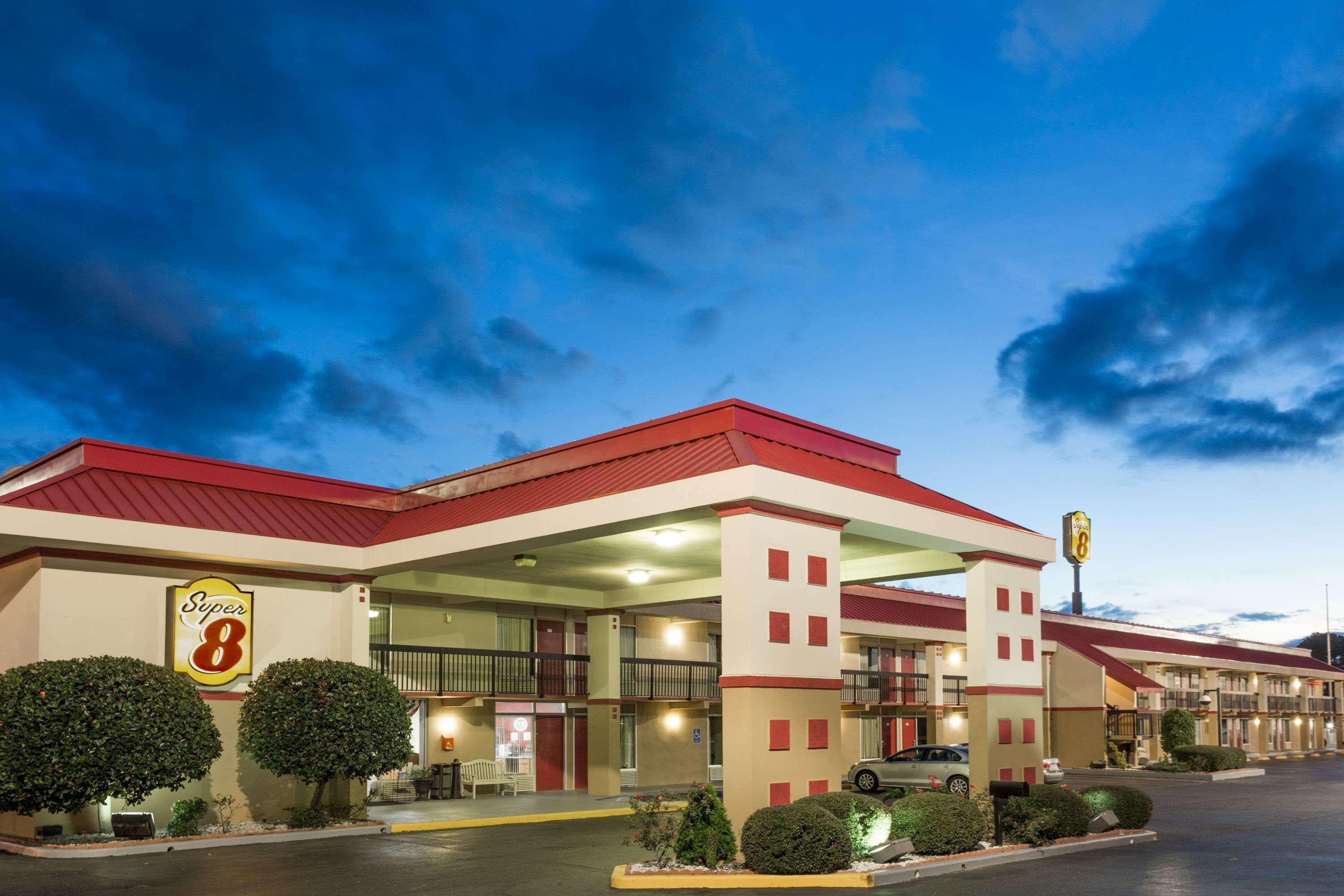 Hotel Super 8 By Wyndham Tifton Esterno foto
