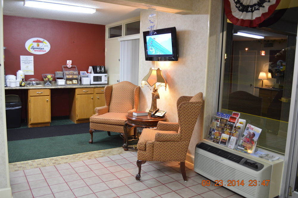Hotel Super 8 By Wyndham Tifton Esterno foto