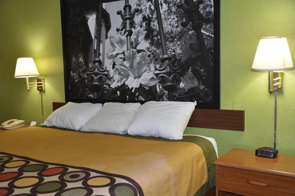 Hotel Super 8 By Wyndham Tifton Esterno foto