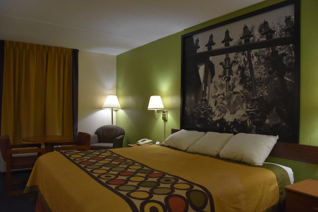 Hotel Super 8 By Wyndham Tifton Esterno foto