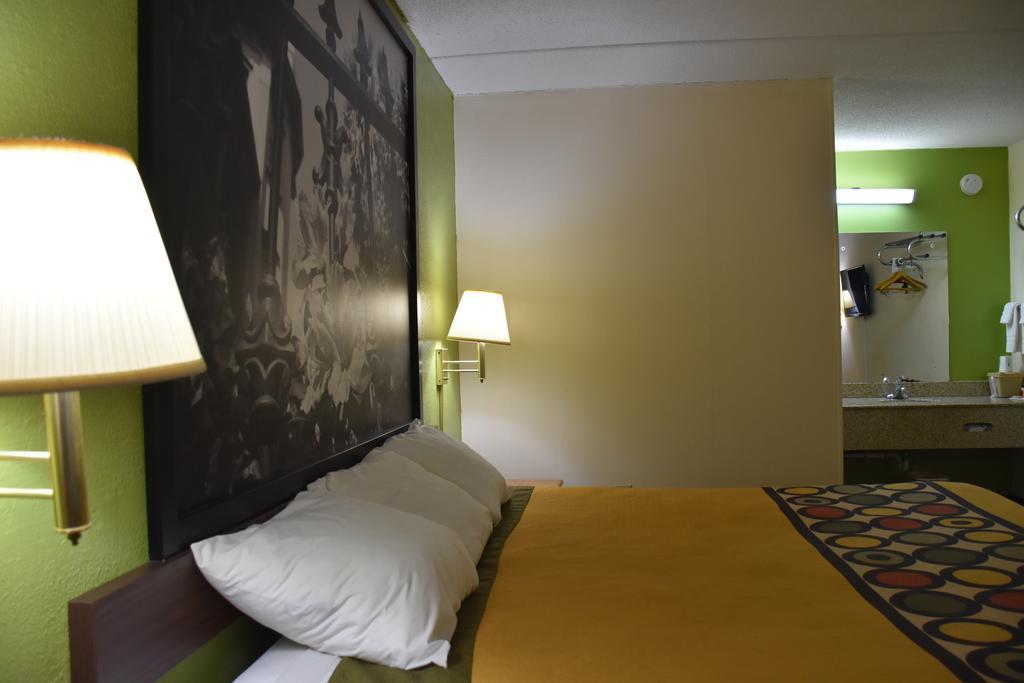 Hotel Super 8 By Wyndham Tifton Esterno foto