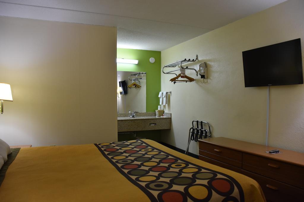 Hotel Super 8 By Wyndham Tifton Esterno foto
