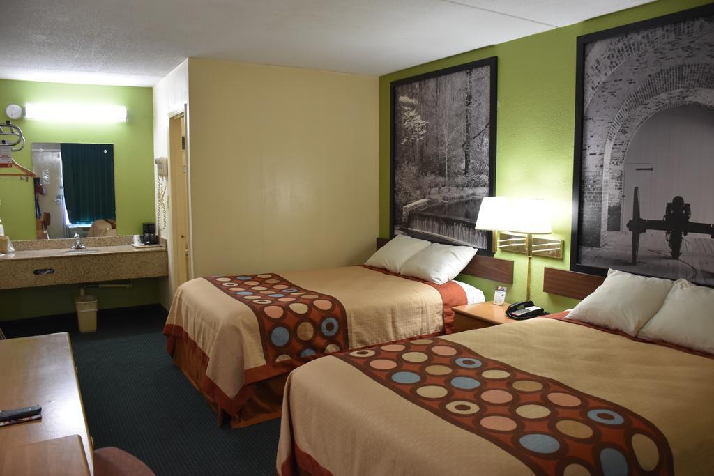 Hotel Super 8 By Wyndham Tifton Esterno foto