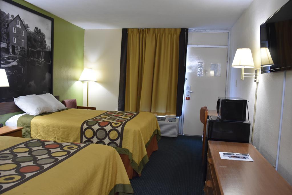 Hotel Super 8 By Wyndham Tifton Esterno foto