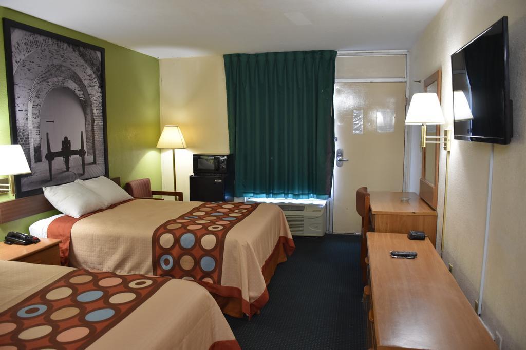 Hotel Super 8 By Wyndham Tifton Esterno foto