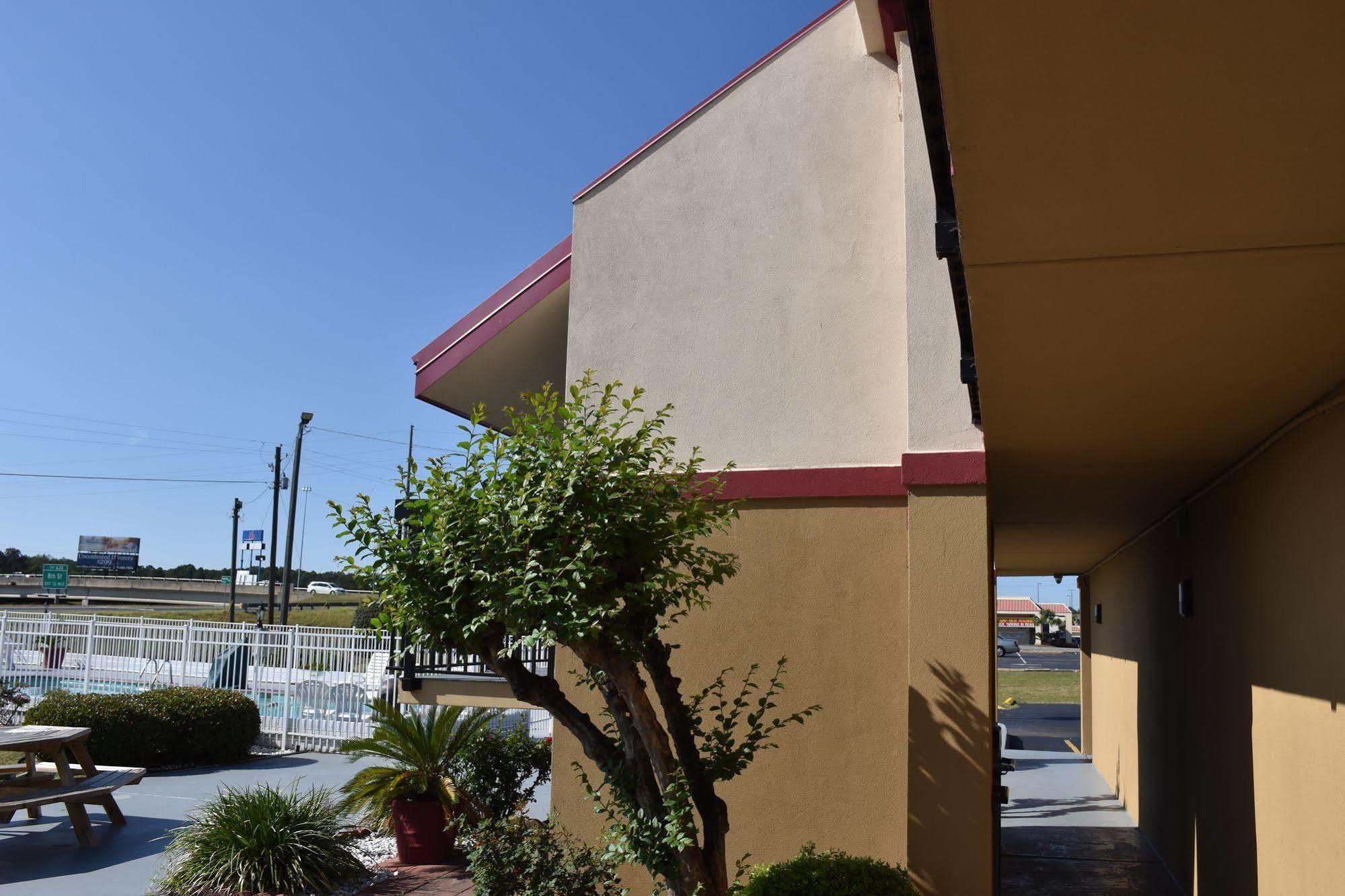 Hotel Super 8 By Wyndham Tifton Esterno foto